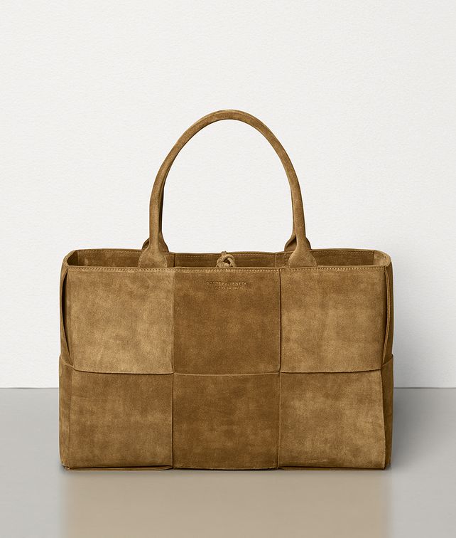 BOTTEGA VENETA ARCO TOTE IN CLOUDY SUEDE Tote Bag Woman fp