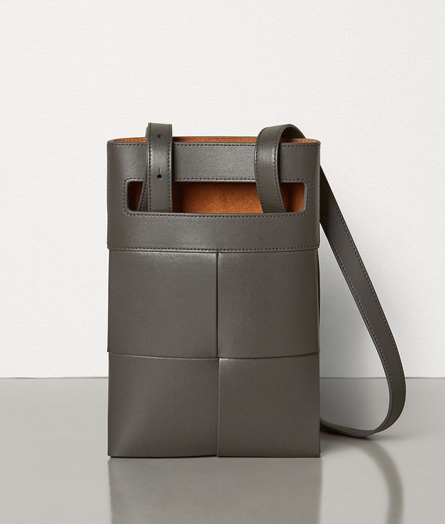 BOTTEGA VENETA MESSENGER BAG IN CALFSKIN Messenger Bag Man fp