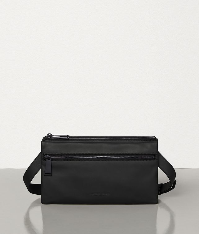 BOTTEGA VENETA KLEINE MESSENGER BAG AUS MATTEM KALBSLEDER Messenger-Tasche Herren fp