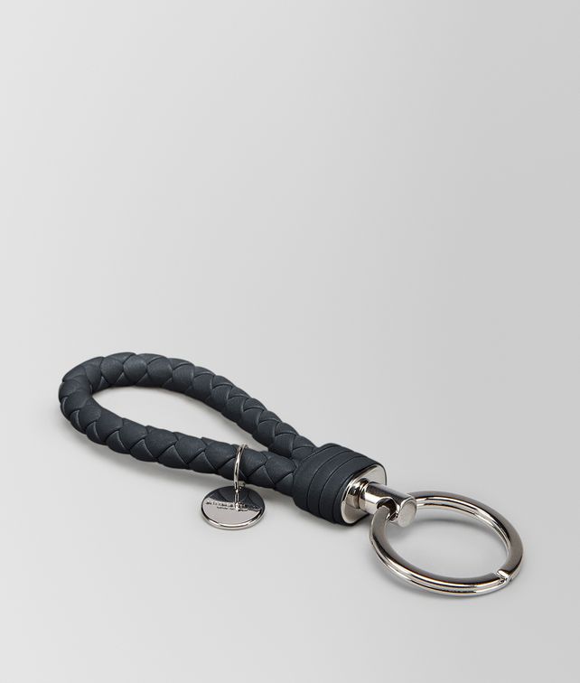 BOTTEGA VENETA SCHLÜSSELANHÄNGER AUS INTRECCIATO NAPPA IN TOURMALINE Schlüsselring oder Armband E fp