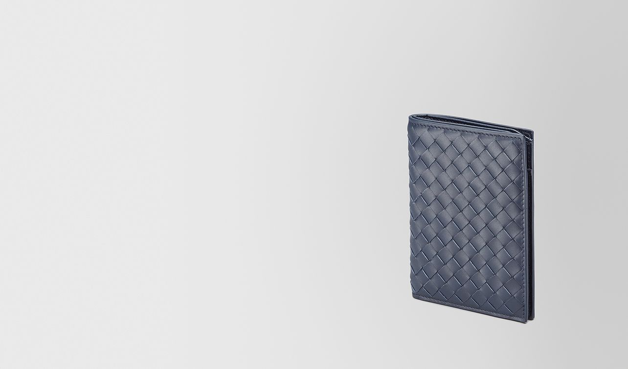 bi-fold wallet in light tourmaline intrecciato vn landing