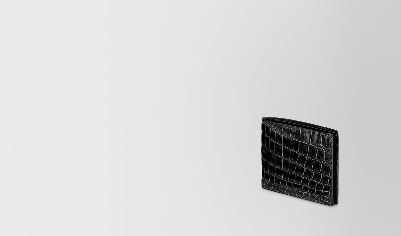 bi-fold wallet landing