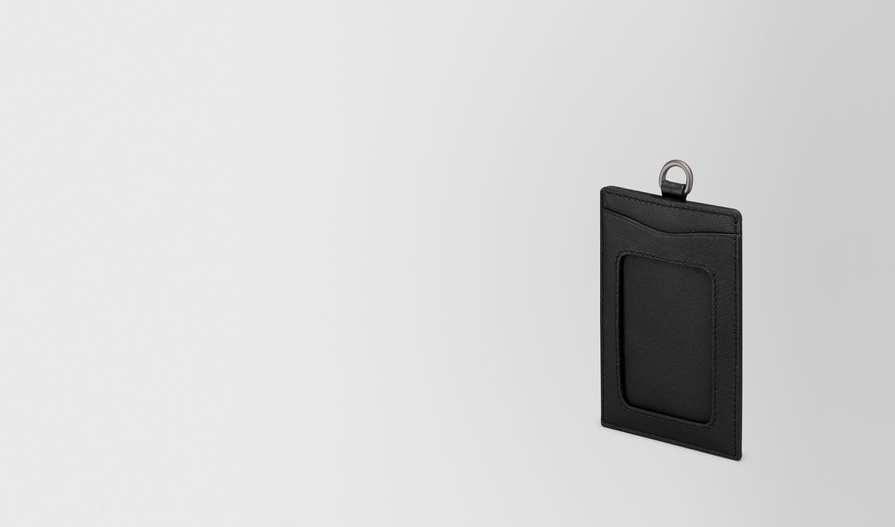 card case in nero intrecciato nappa
landing