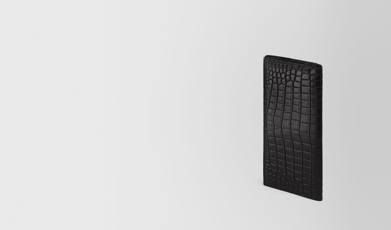 continental wallet in nero soft crocodile landing