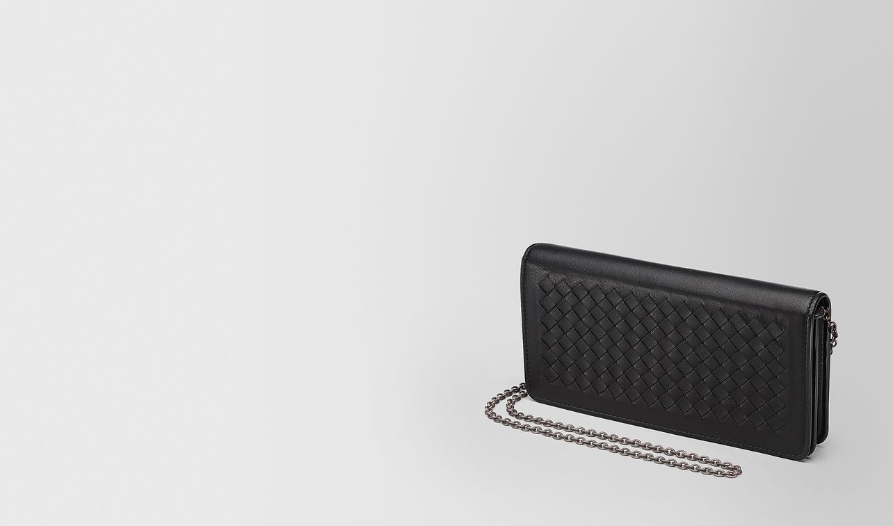 nero intrecciato nappa continental wallet landing