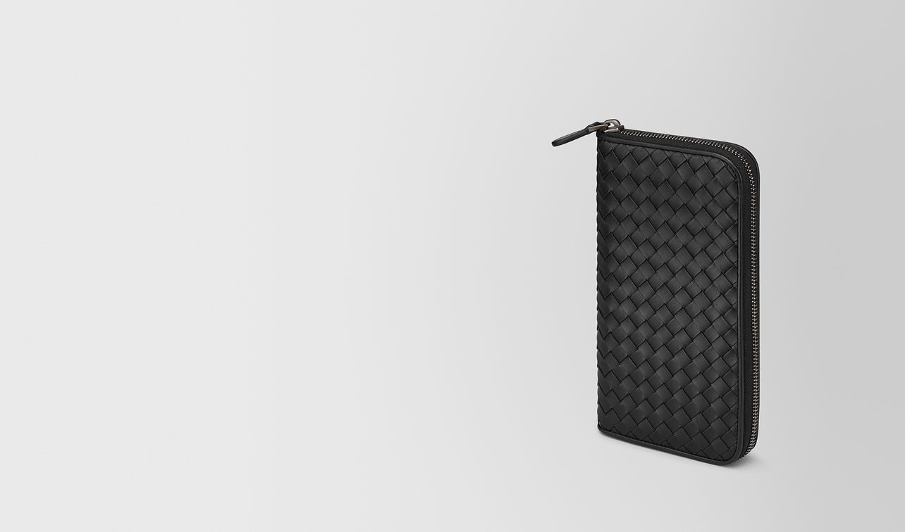 nero intrecciato zip-around wallet landing