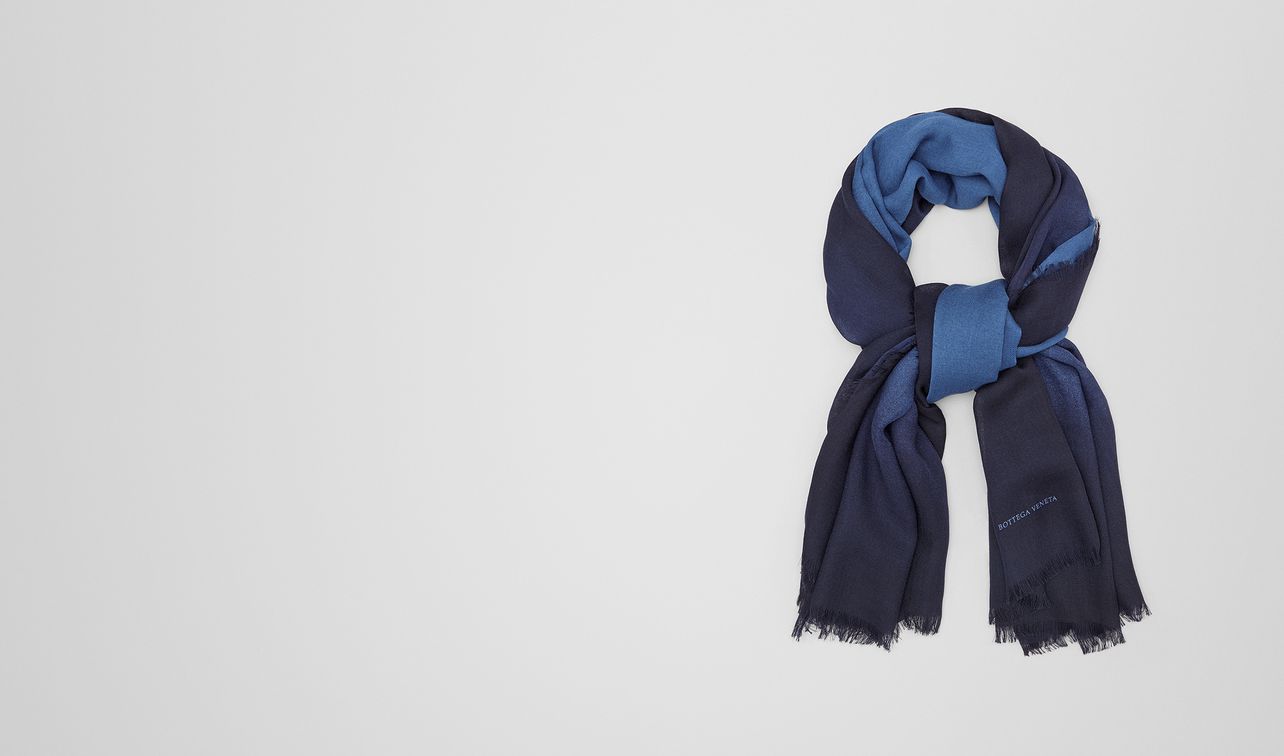 scarf in wool landing