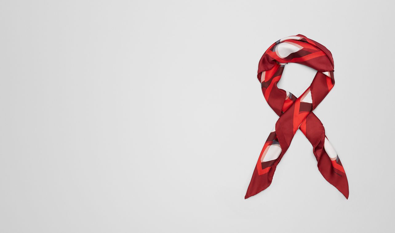 red silk foulard landing