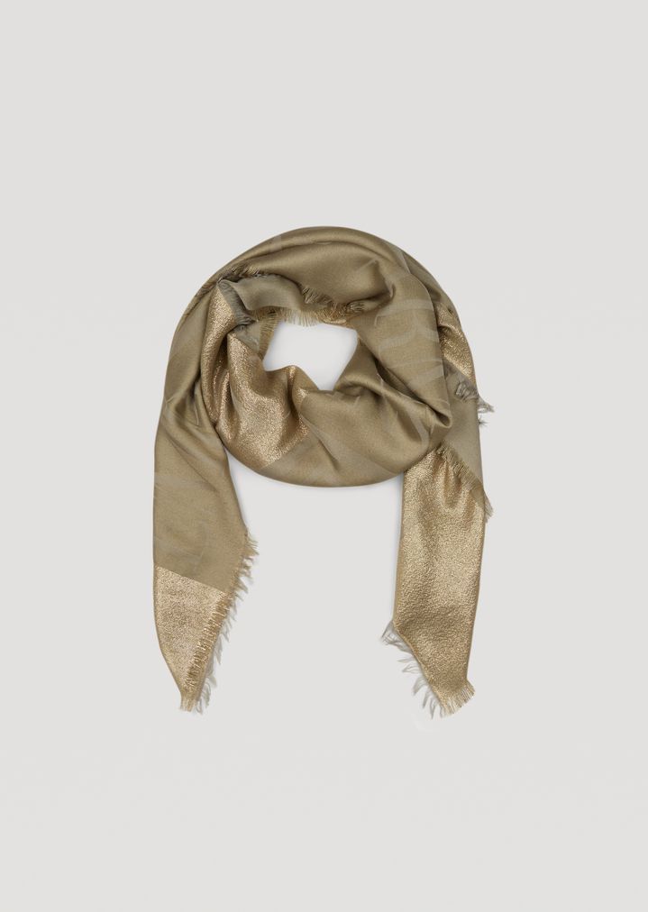 Pañuelo con logotipo por toda la superficie y banda lateral de lúrex Pañuelo con logotipo por toda la superficie y banda lateral de lúrex