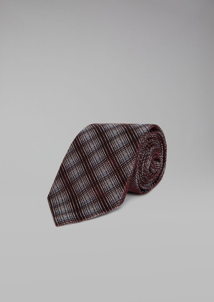 Corbata de seda con estampado de cuadros degradado Corbata de seda con estampado de cuadros degradado