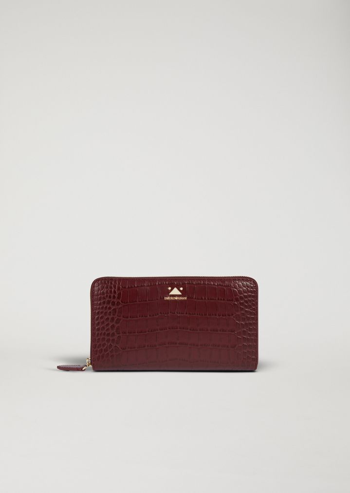 Cartera horizontal con cremallera de piel con estampado de cocodrilo Cartera horizontal con cremallera de piel con estampado de cocodrilo