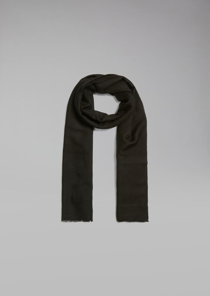 Scarf in pure cashmere with fringed edge Scarf in pure cashmere with fringed edge