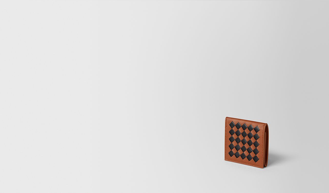 geldbörse aus intrecciato checker in dark leather nero landing
