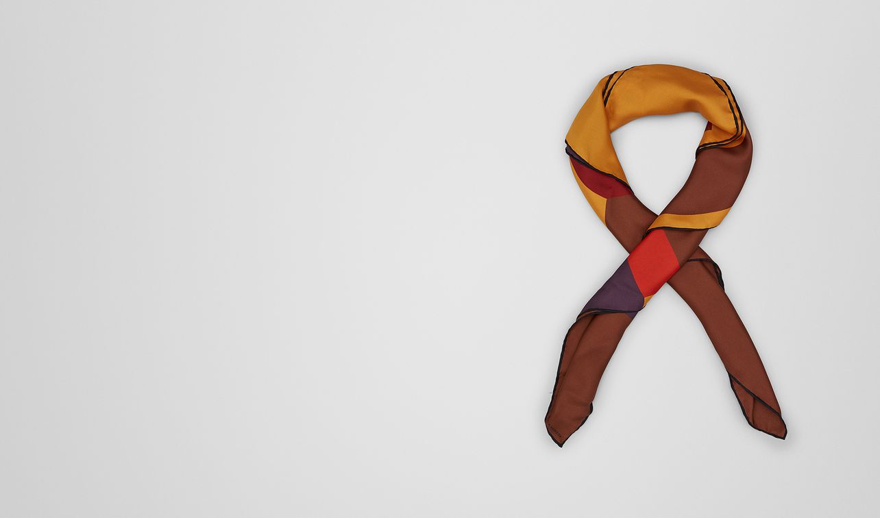 foulard in seta hibiscus landing