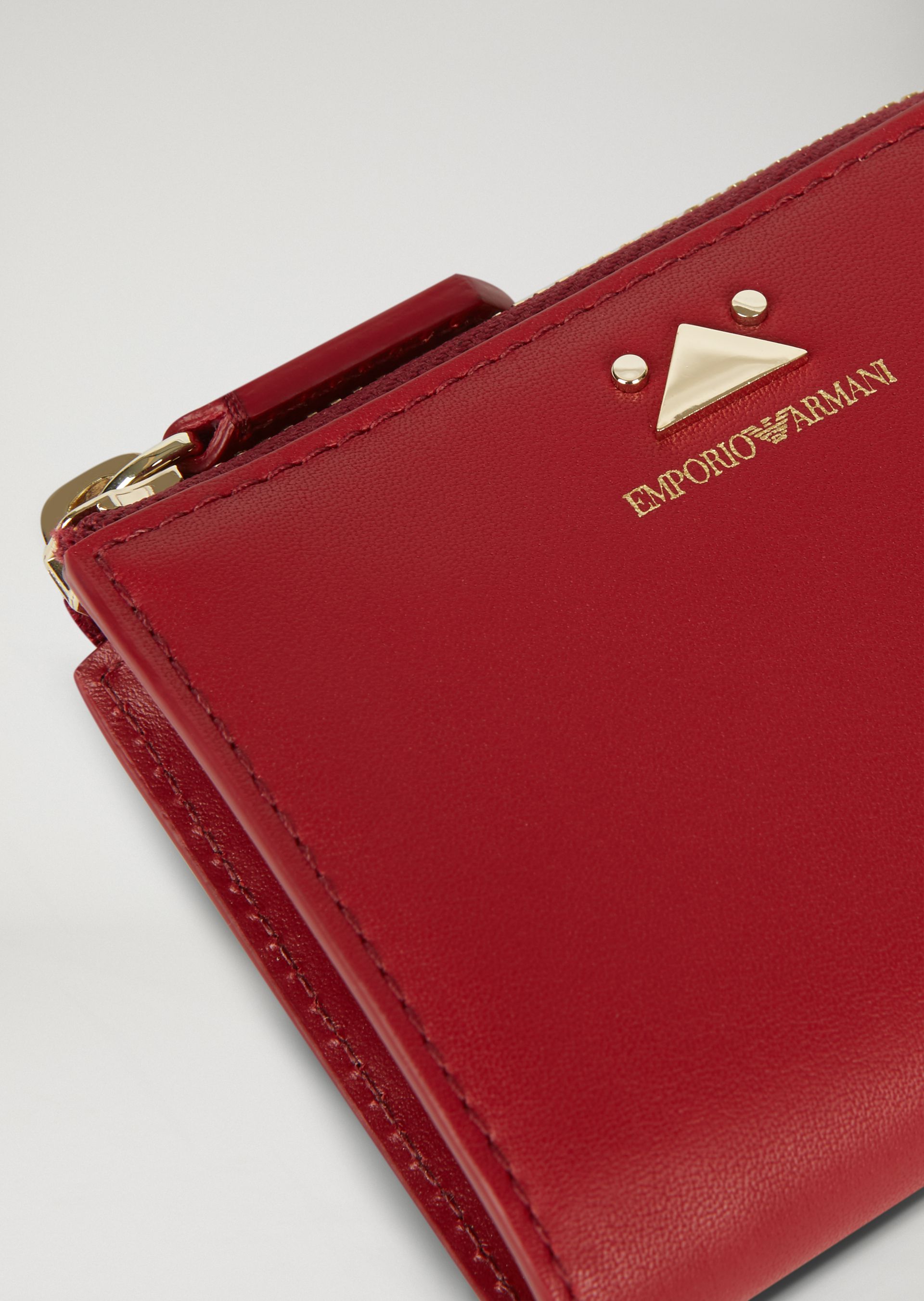 Portafoglio piccolo in pelle con zip con dettaglio triangolo Donna