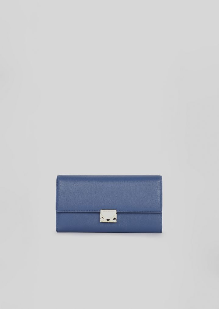 Cartera horizontal de piel con cierre triangular Cartera horizontal de piel con cierre triangular