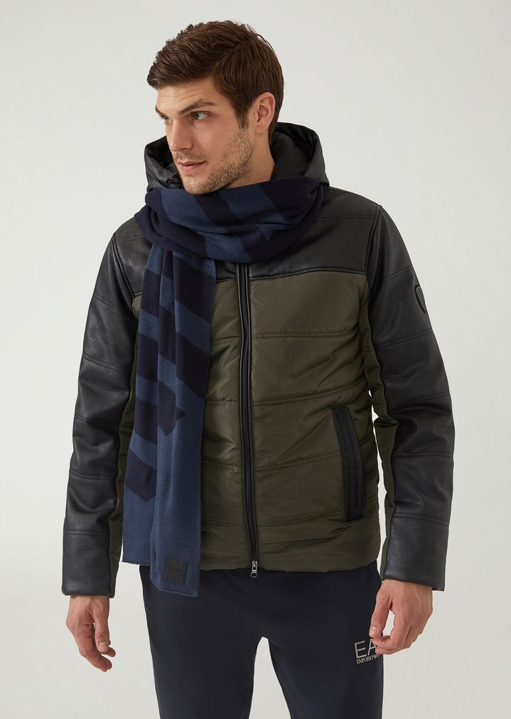 Bufanda de punto con logotipo EA7 en contraste Bufanda de punto con logotipo EA7 en contraste