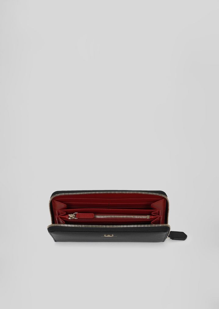 Cartera horizontal con cremallera y detalle de triángulo Cartera horizontal con cremallera y detalle de triángulo