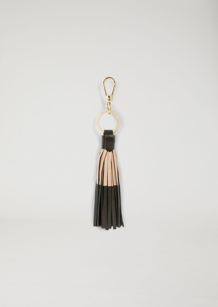 Llavero con borla de piel con detalle pastel Llavero con borla de piel con detalle pastel