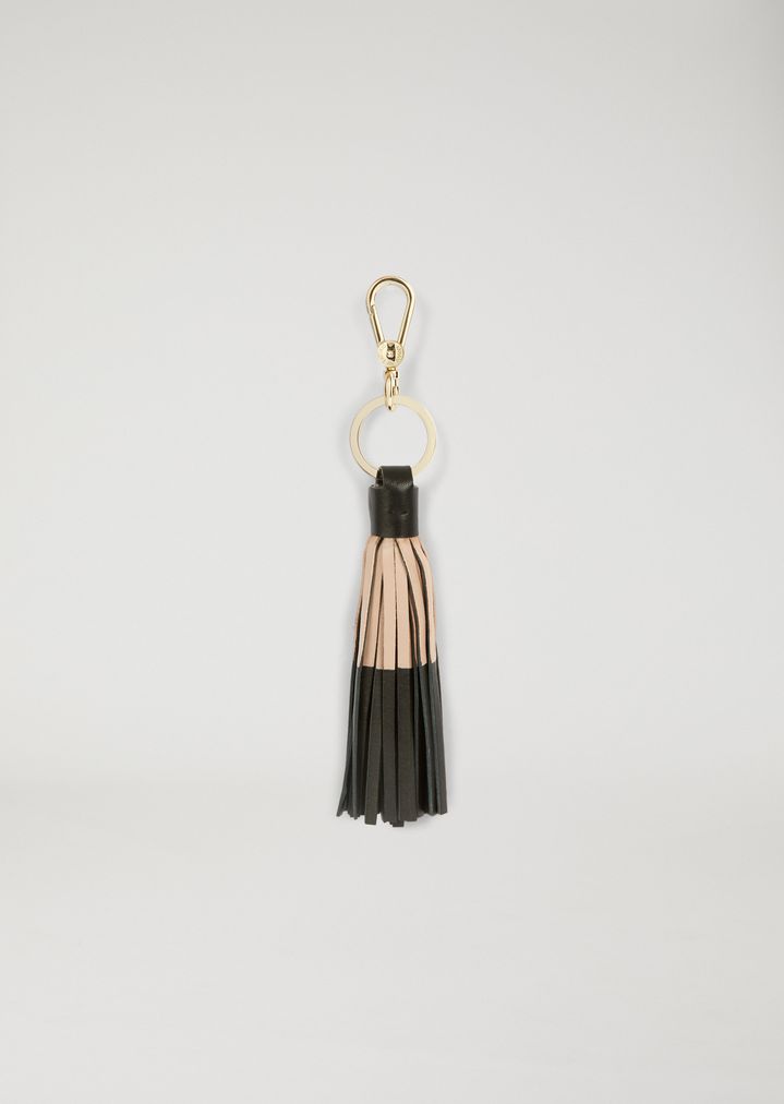 Llavero con borla de piel con detalle pastel Llavero con borla de piel con detalle pastel