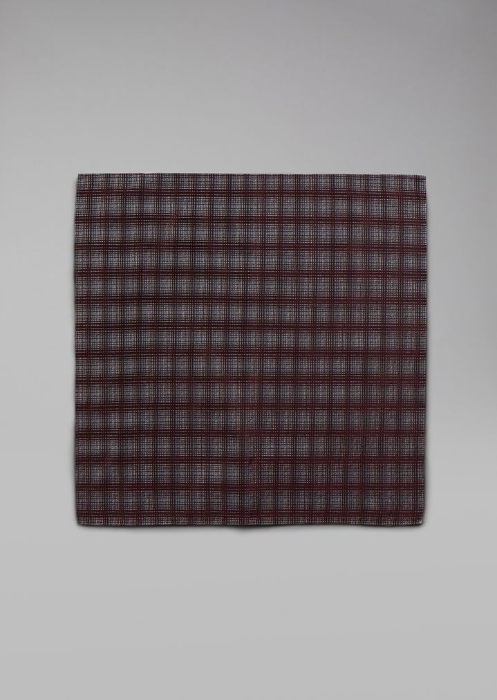 Pañuelo de bolsillo de pura seda con estampado de cuadros Pañuelo de bolsillo de pura seda con estampado de cuadros