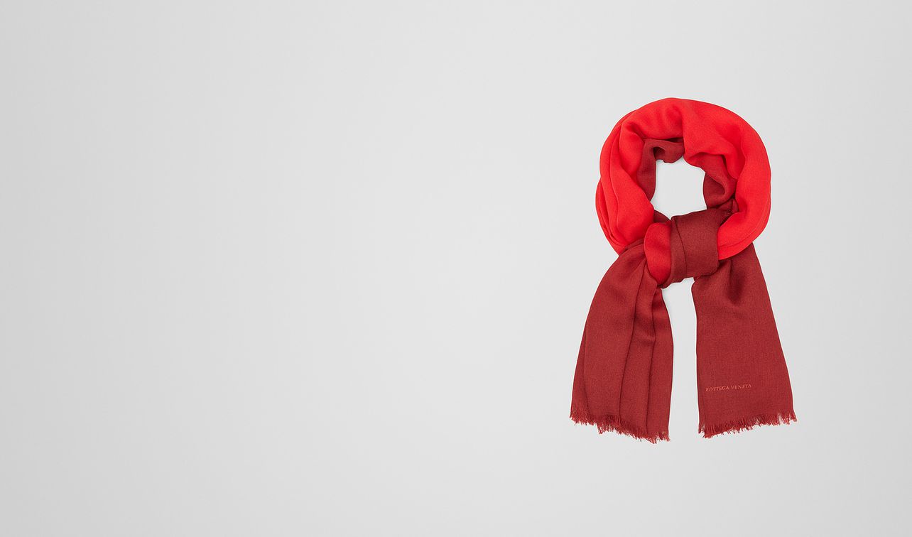 scarf in wool landing