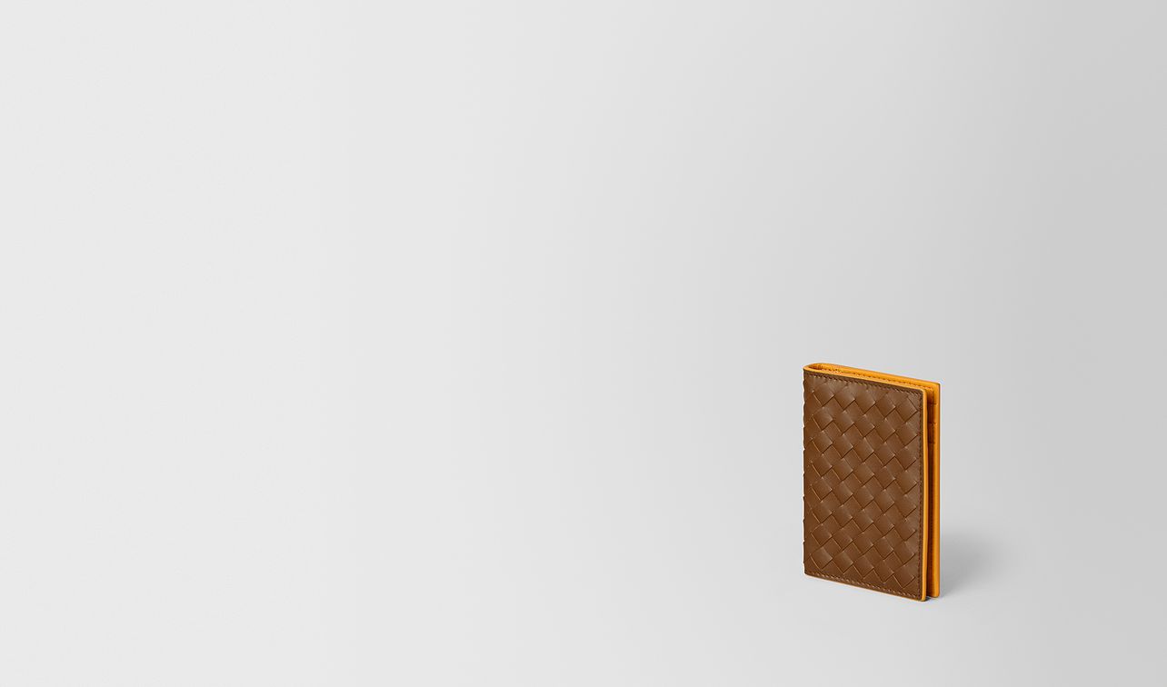 card case in intrecciato vn and nappa landing