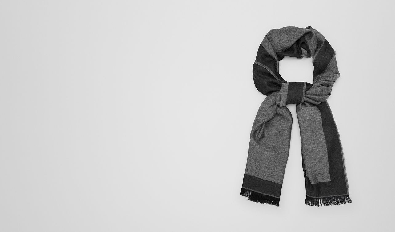 scarf in wool landing