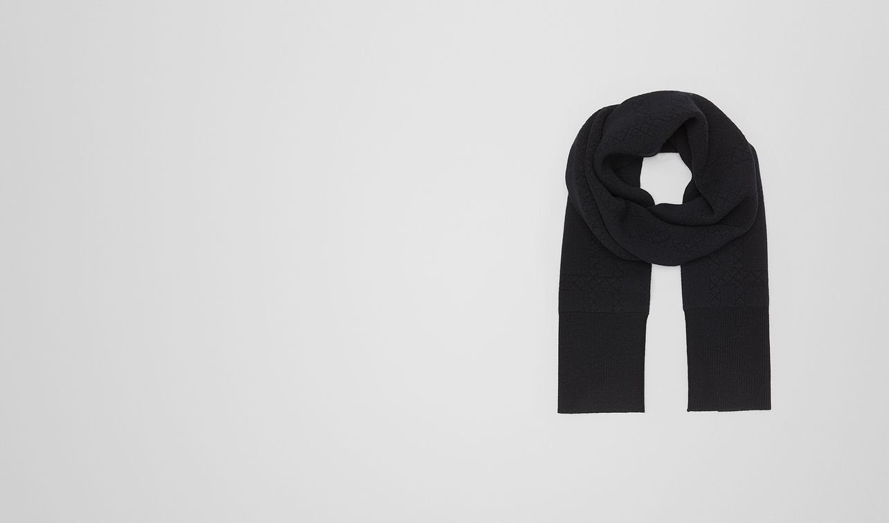 scarf in cashmere landing