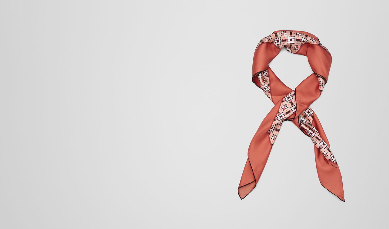 foulard in silk landing