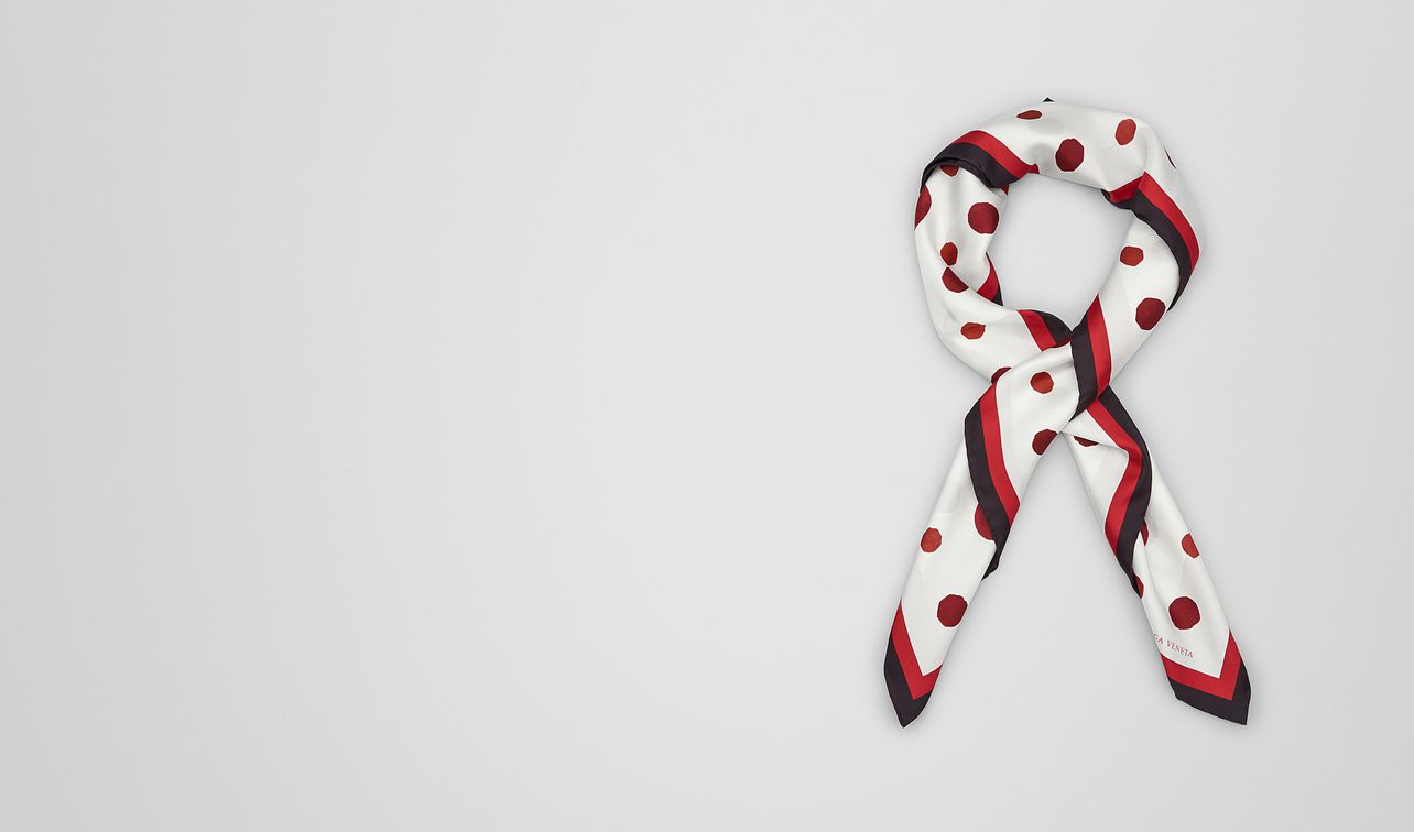 foulard in silk landing