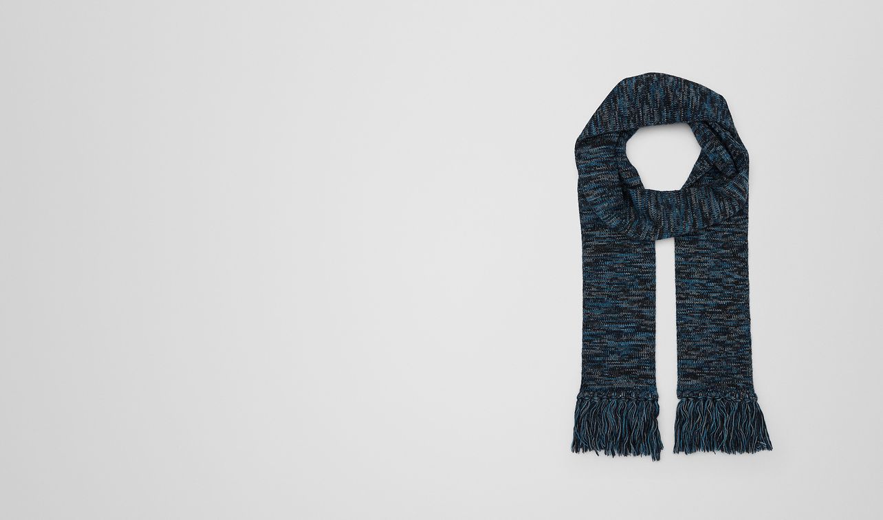 scarf in wool landing