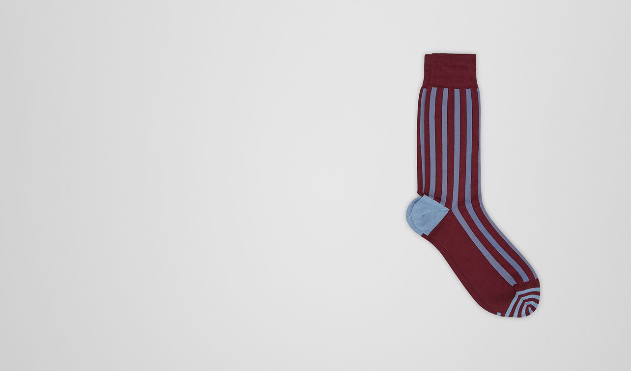 amaranth/sky blue cotton socks landing