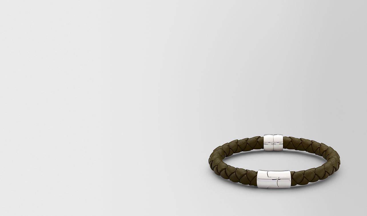 bracelet in leather and silver landing