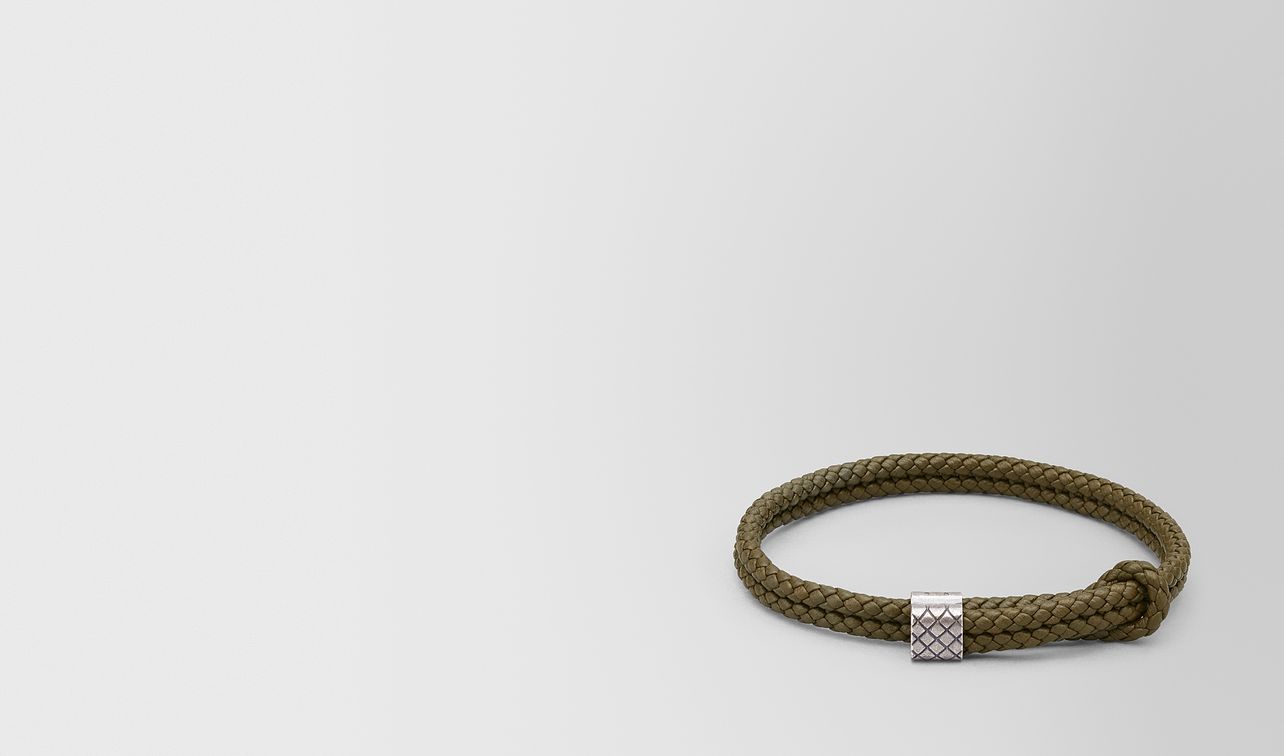 bracelet in leather and silver landing