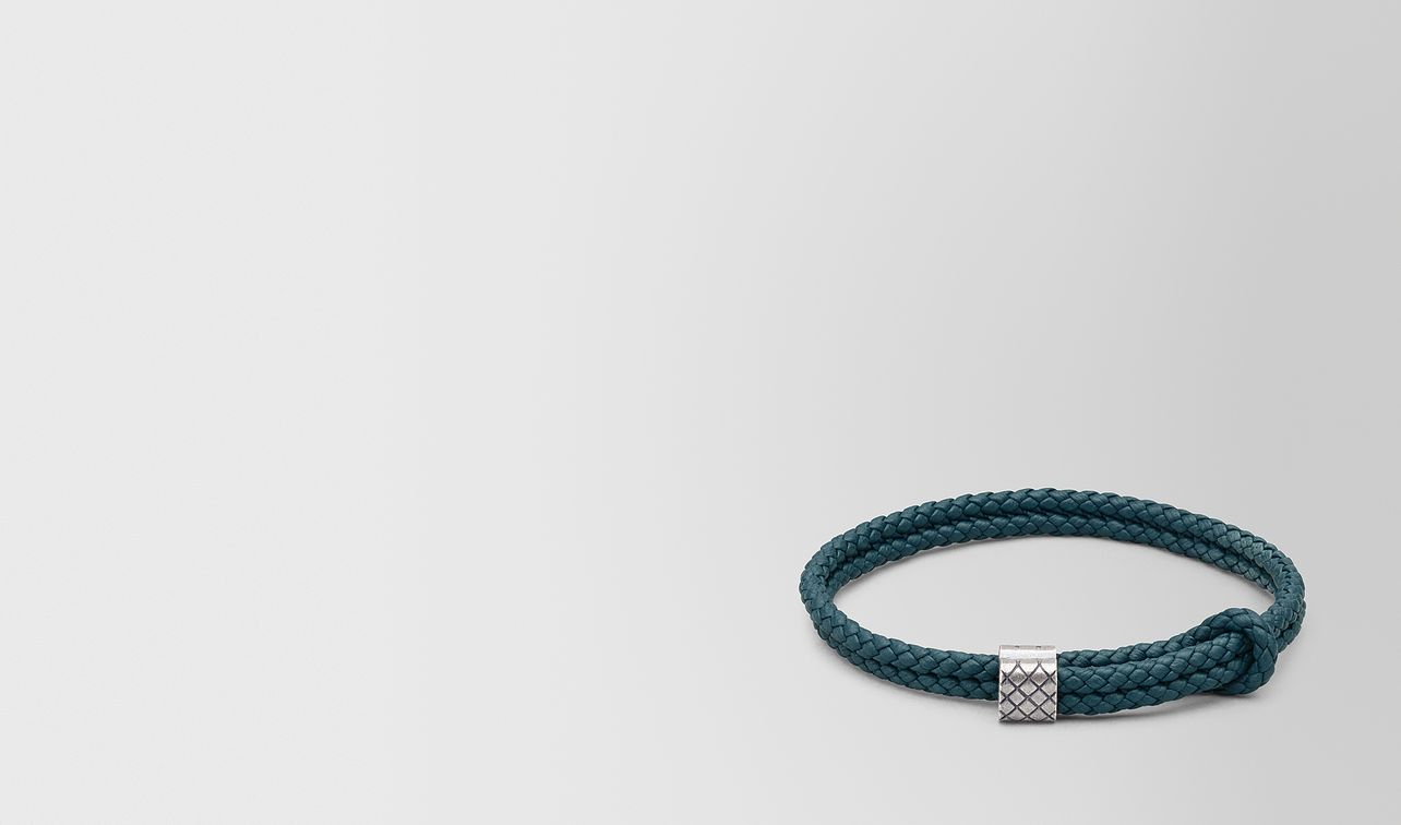 bracelet in leather and silver landing