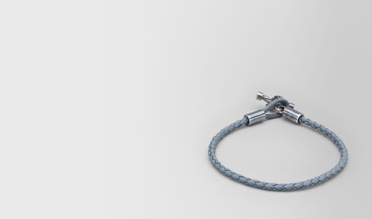 bracelet in leather and silver landing