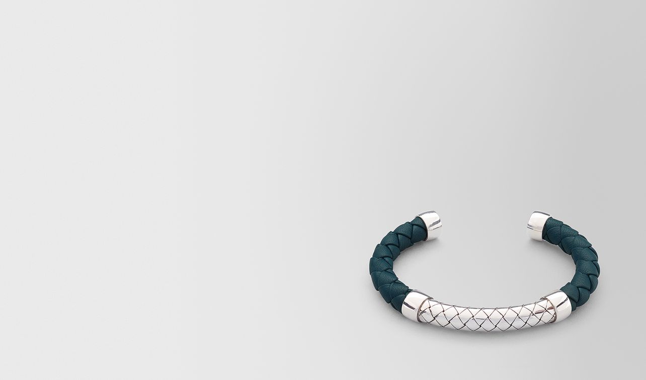 bracelet in leather and silver landing