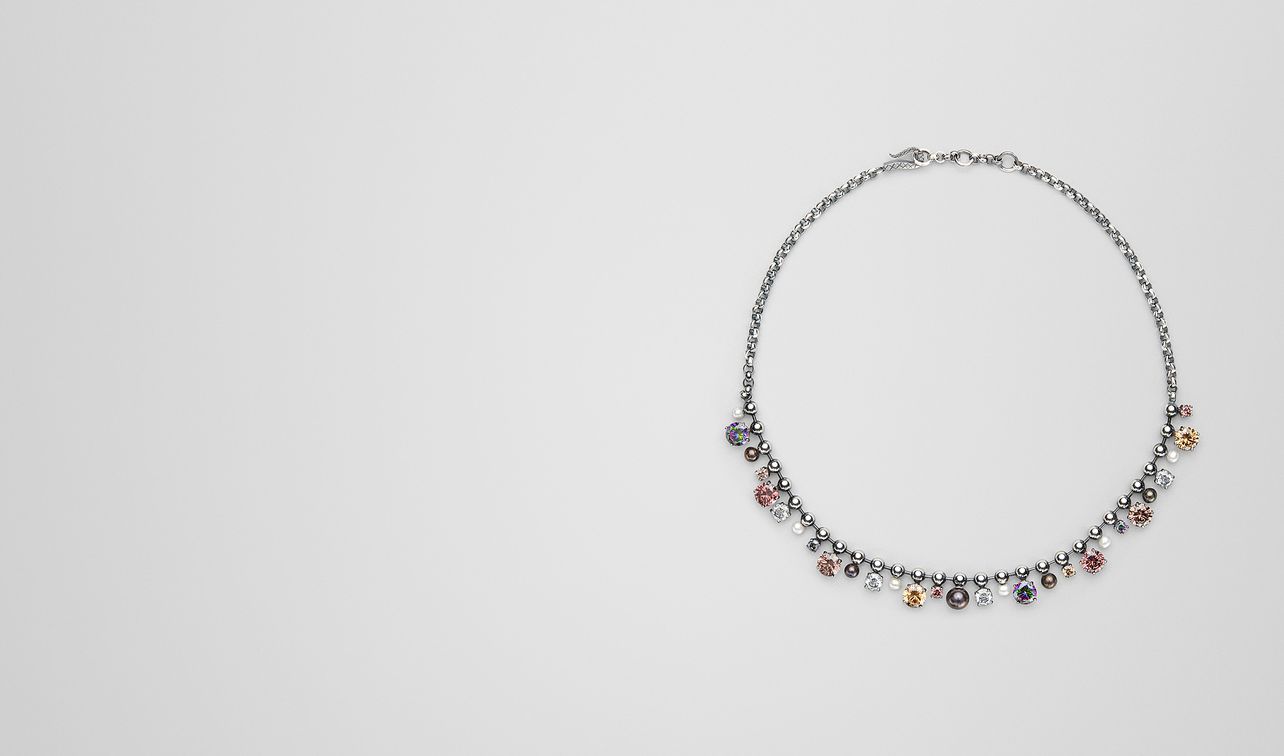 necklace in pearl and zirconia landing