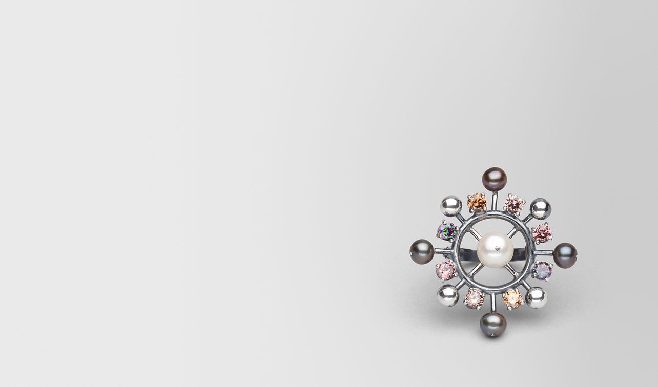 ring in pearl and zirconia landing