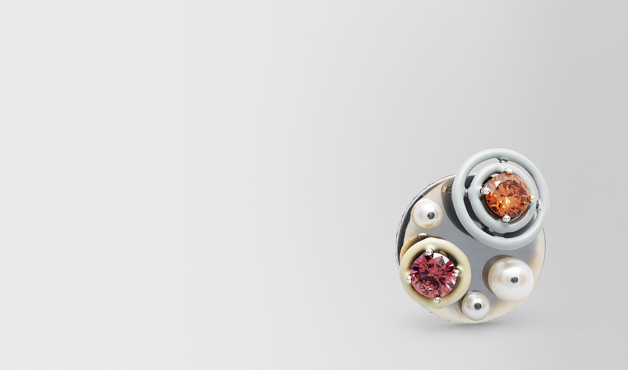 ring in pearl and zirconia landing