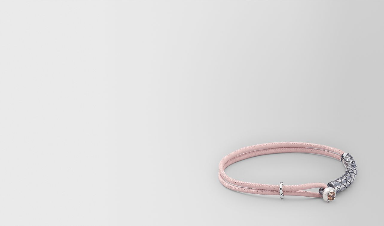 bracelet in leather and silver landing