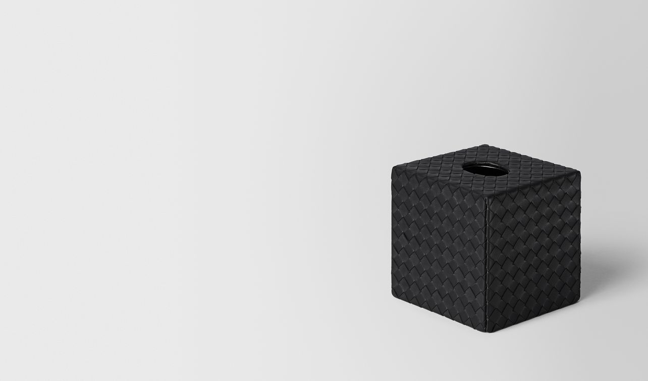 nero intrecciato nappa leather vertical tissue box landing