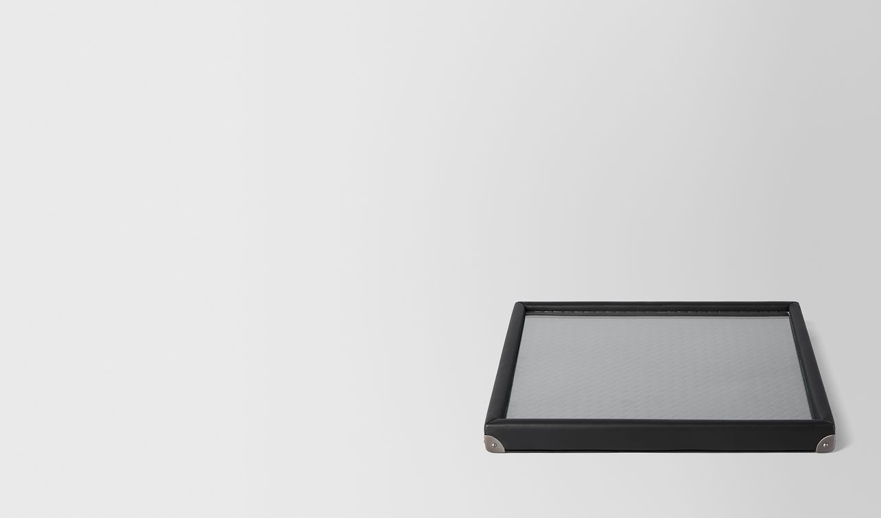 nero intrecciato nappa leather square tray landing