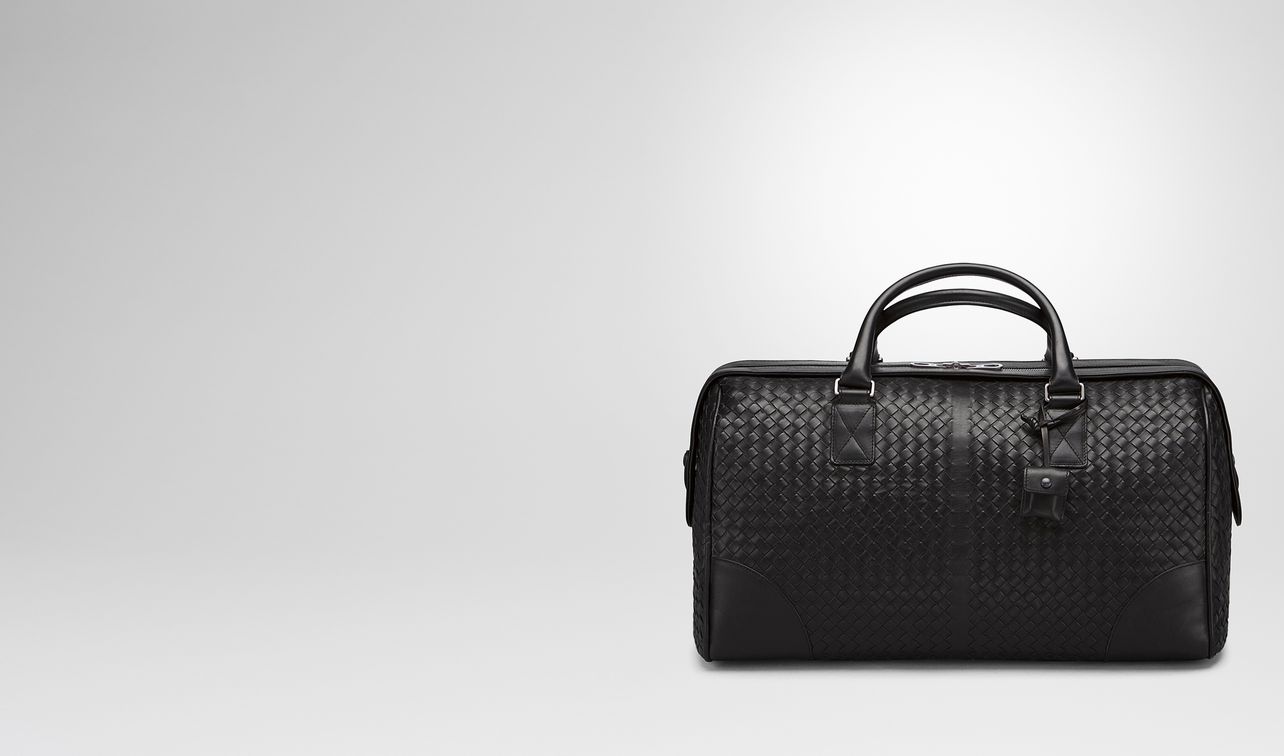 mittlere duffel bag aus intrecciato vn in nero landing