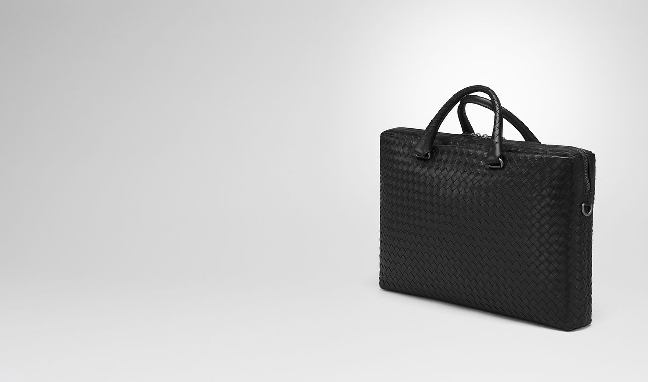 briefcase in nero intrecciato calf landing