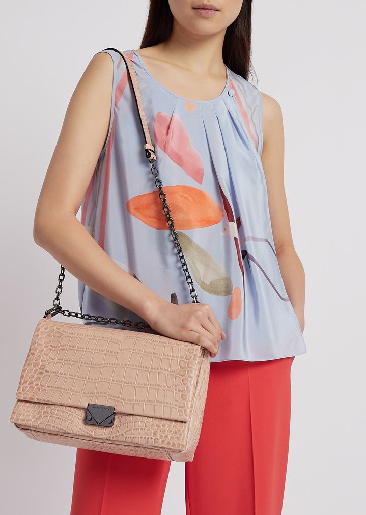 Bolso bandolera de piel con grabado de cocodrilo Bolso bandolera de piel con grabado de cocodrilo