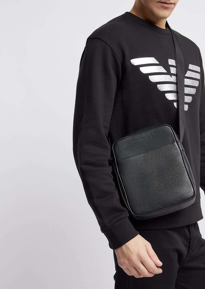 Bolso bandolera de piel graneada Bolso bandolera de piel graneada