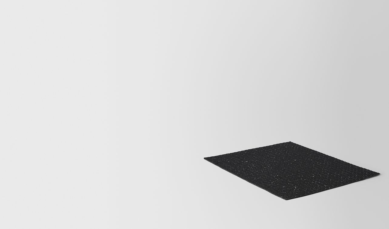 nero intrecciato linen place mat landing