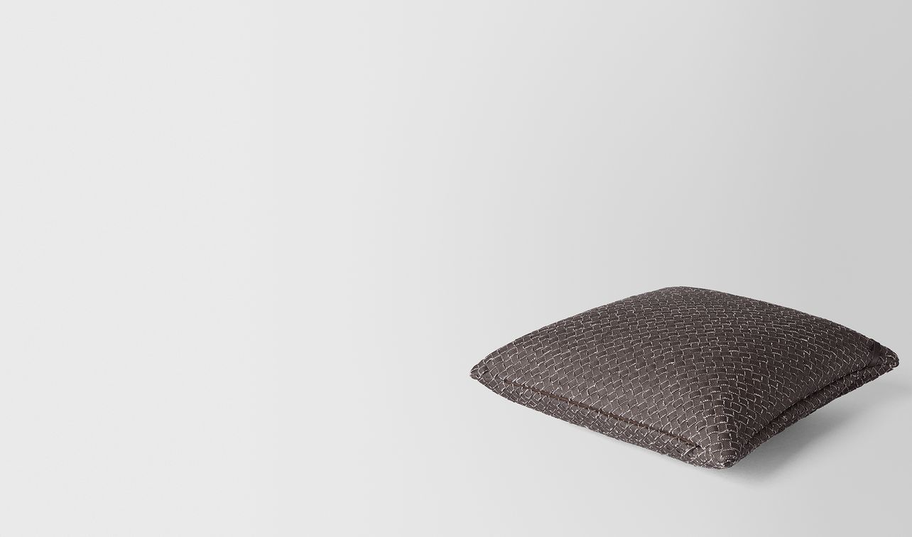 carbone intrecciato linen square pillow landing